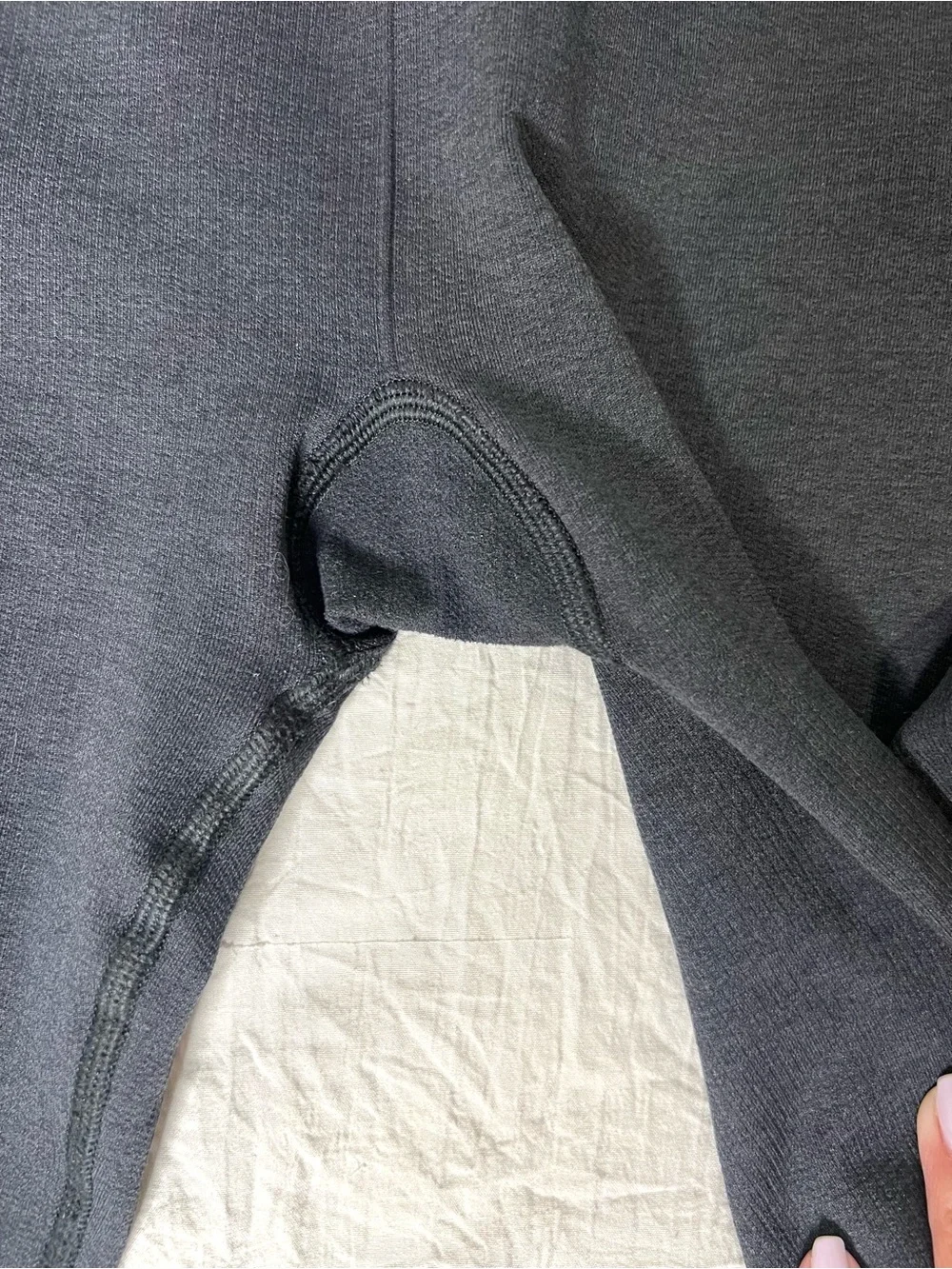 Lululemon Cropped Leggings Black SZ 12 EUC